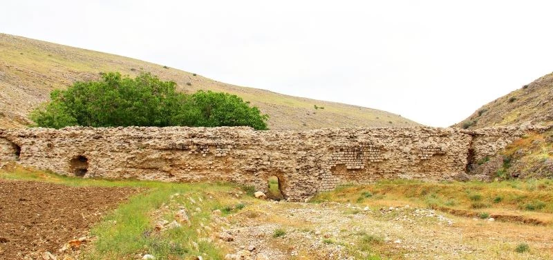 Kahramanmaraş’ta Büğet Su Sarnıcı yıllara meydana okuyor
