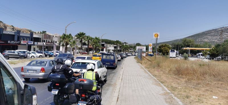 İzmir’de bayram bitti, dönüş trafiği bitmedi
