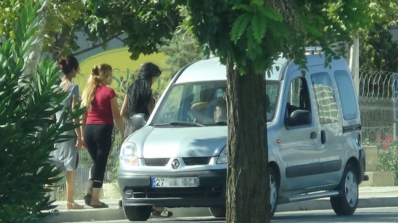 Gaziantep’te güpegündüz fuhuş pazarlığı
