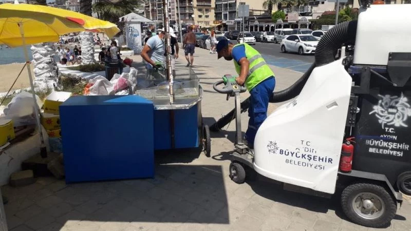 Aydın Büyükşehir Belediyesi daha temiz bir çevre için bayramda da iş başındaydı
