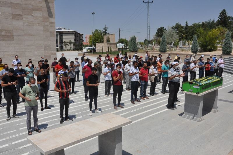 Karaman’daki komşu kavgasında hayatını kaybeden şahıs toprağa verildi
