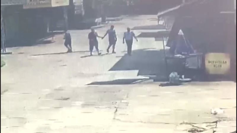 Ajan gibi takibe aldı, hırsızı yakalayıp polise teslim etti
