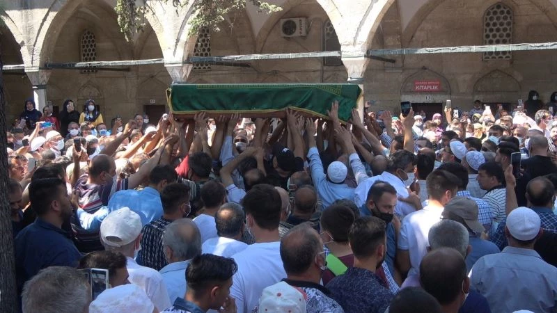 Lüleburgaz’da binler Ahmet Efendiyi son yolculuğuna uğurladı
