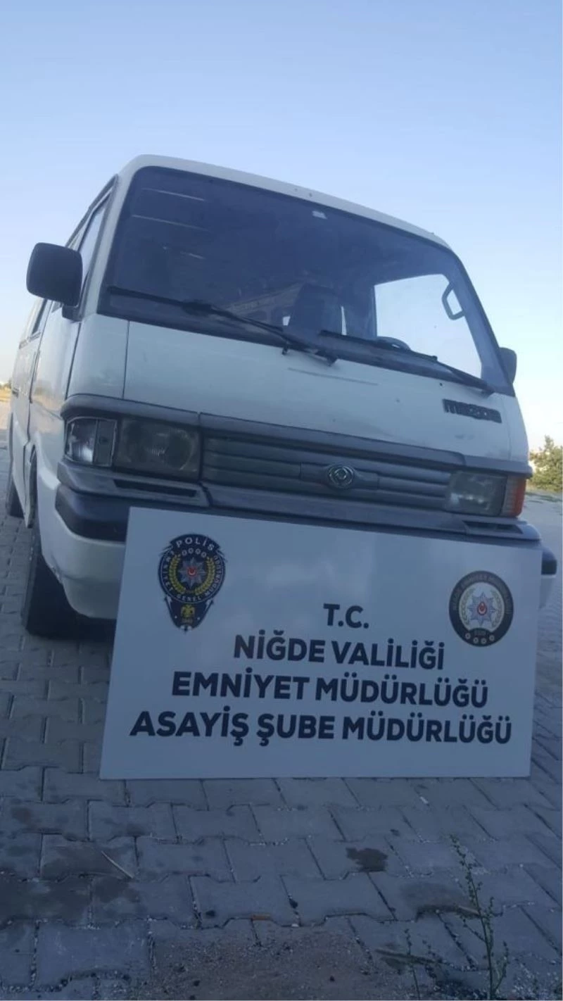 Kamyonet hırsızı kaçamadan yakalandı
