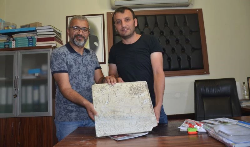 Kızılırmak kenarında bulunan kitabe müzeye teslim edildi
