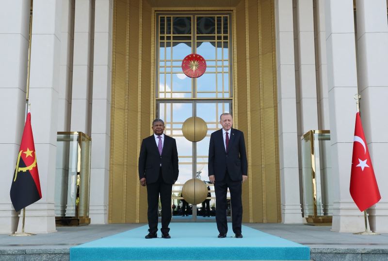 Cumhurbaşkanı Erdoğan, Angola Cumhurbaşkanı Laurenço’yu resmi törenle karşıladı
