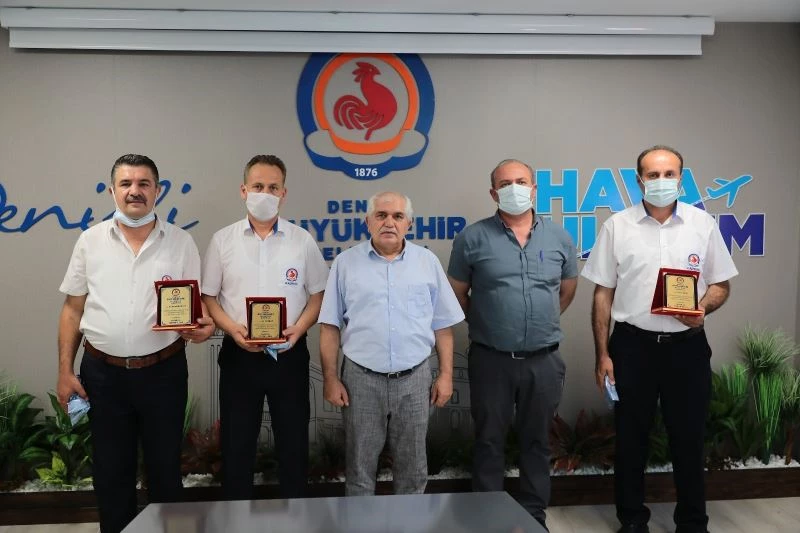 Takdir toplayan şoförlere teşekkür plaketi verildi
