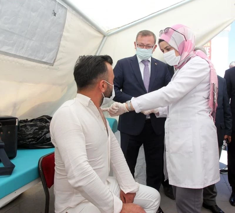 Vali Polat vatandaşları aşı olmaları konusunda uyardı
