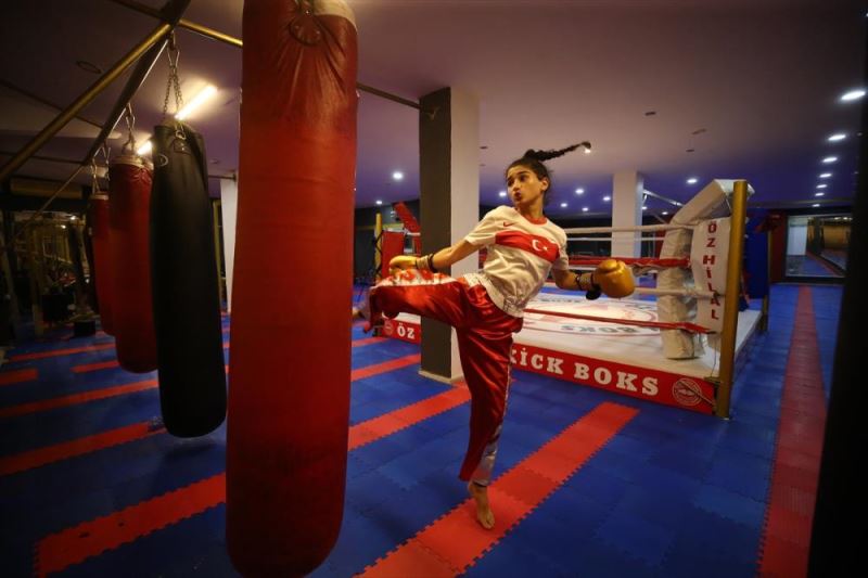 Genç milli kick boksçu Hatice Nur Tunç, Avrupa şampiyonasında madalya hedefliyor: