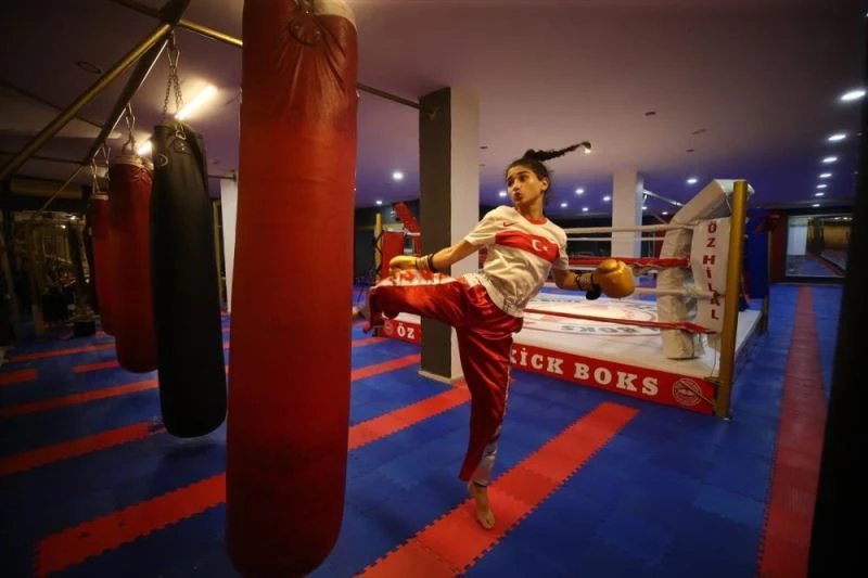 Genç milli kick boksçu Hatice Nur Tunç, Avrupa şampiyonasında madalya hedefliyor: