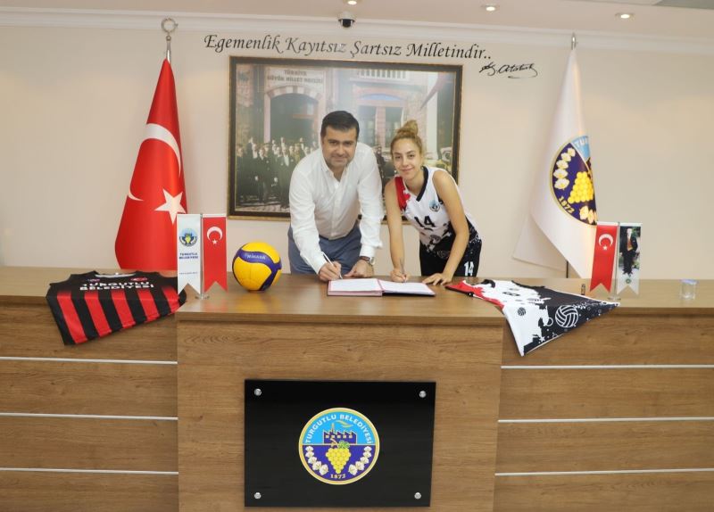 Turgutlu Belediyespor’da Belin Sude Karahan da imzaladı
