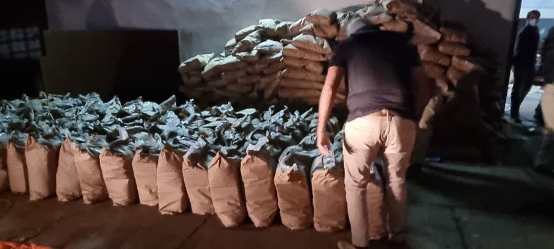 Paraguay’da şeker çuvallarının içine gizlenmiş 3 bin 416 kilo kokain ele geçirildi
