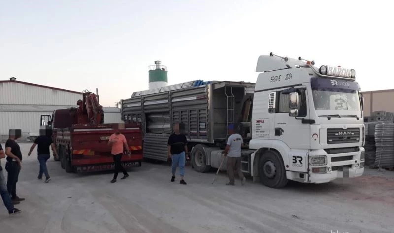 Boruları Ankara’ya götürmeyip Konya’da satmak isterken yakalandılar
