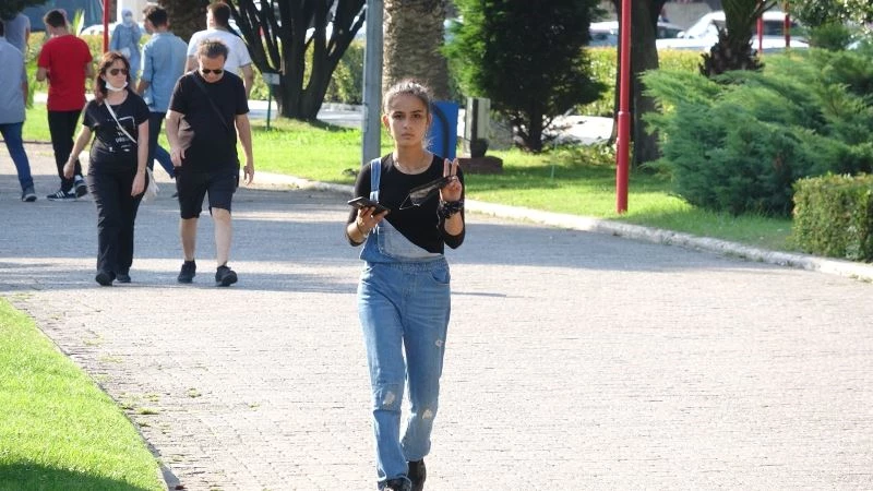 Maske yüzlerden indi, vakalar tırmanışa geçti
