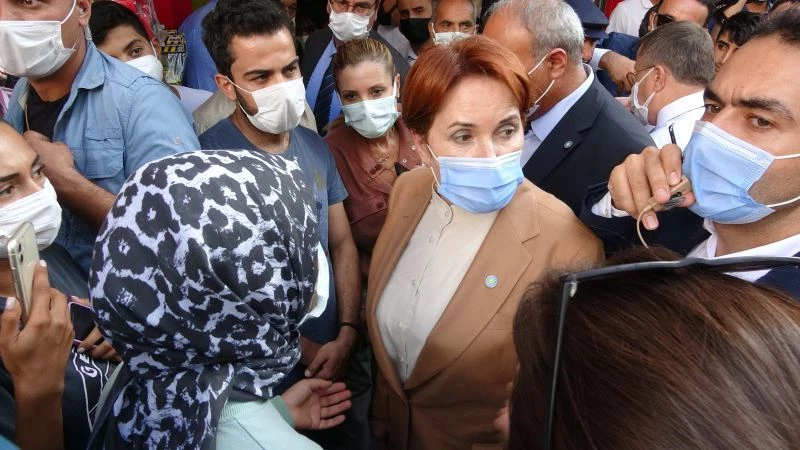 Van’da Akşener’e “trafik sıkıştı, gidin” isyanı
