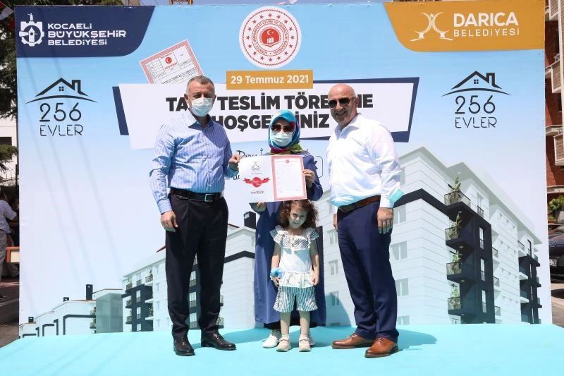 Hak sahipleri tapularına kavuştu
