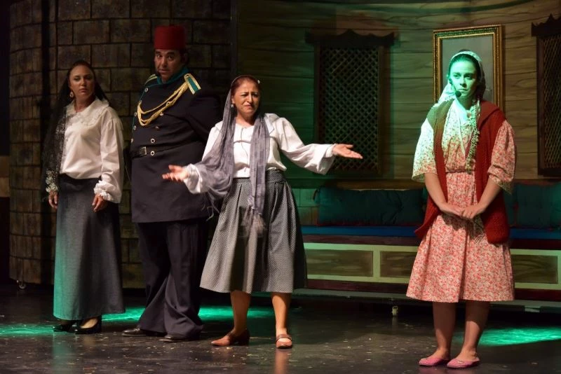 Aliağa Şehir Tiyatrosundan kahkaha tufanı
