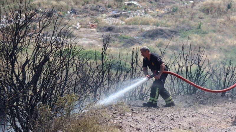 Kocaeli’deki orman yangını 1 buçuk saatte kontrol altına alındı
