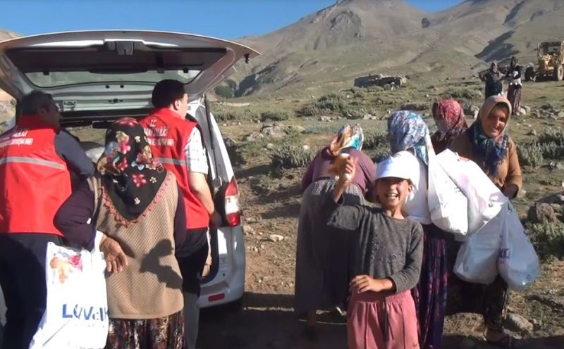 Sosyal medyadan valiye seslendi, sevinçleri görülmeye değerdi
