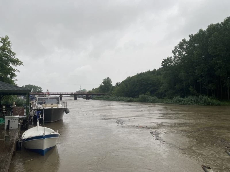 Kocaali sular altında kaldı, ilçede adeta hayat durdu
