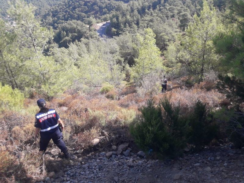 Marmaris’te yangınla ilgili vatandaşların şüphelendiği 2 kişi aranıyor
