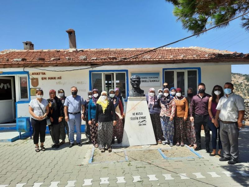 Kadınlar geleneksel el halısını yaşatacak
