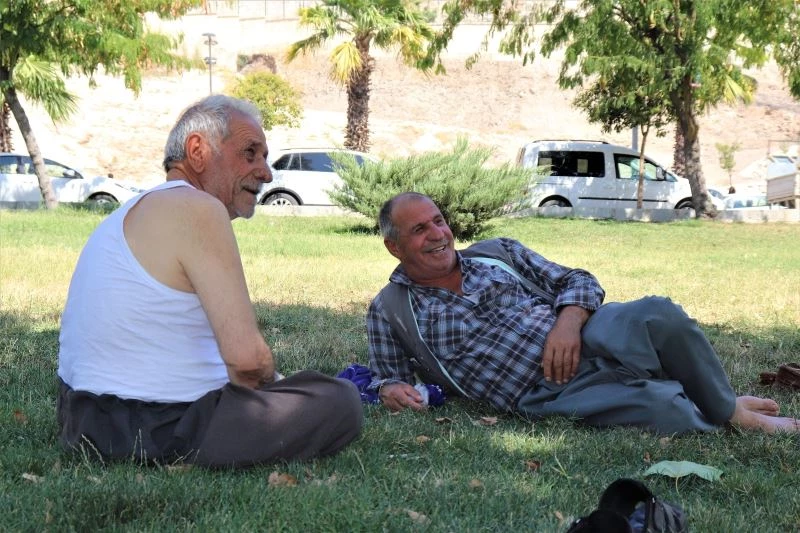 Şanlıurfa’da sıcak hava bunalttı
