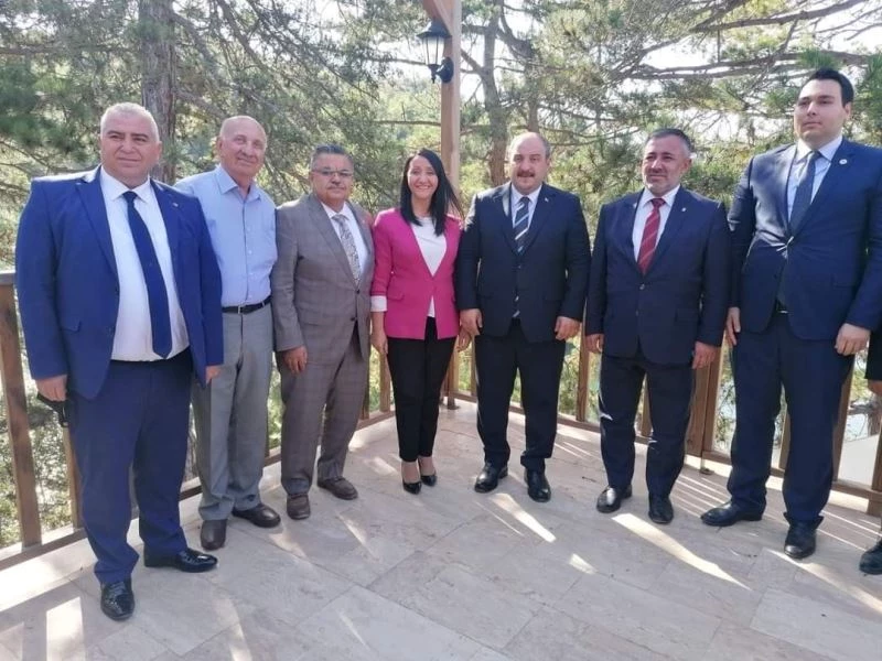 Sanayi ve Teknoloji Bakanı Varank, Bozüyük’te fabrikaları gezdi
