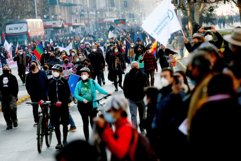 Şili’de yeni anayasa çalışmalarının ilk oturumunda protestolar patlak verdi
