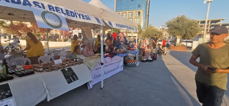 Kuşadası’nda kanserli çocuklara  yardım  kampanyası düzenlendi
