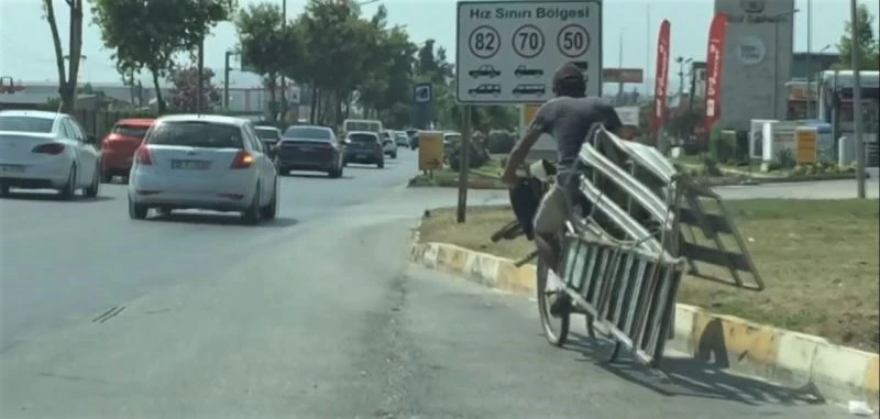  Bisikletini nakliye arabasına çevirdi, ölüme davetiye çıkardı

