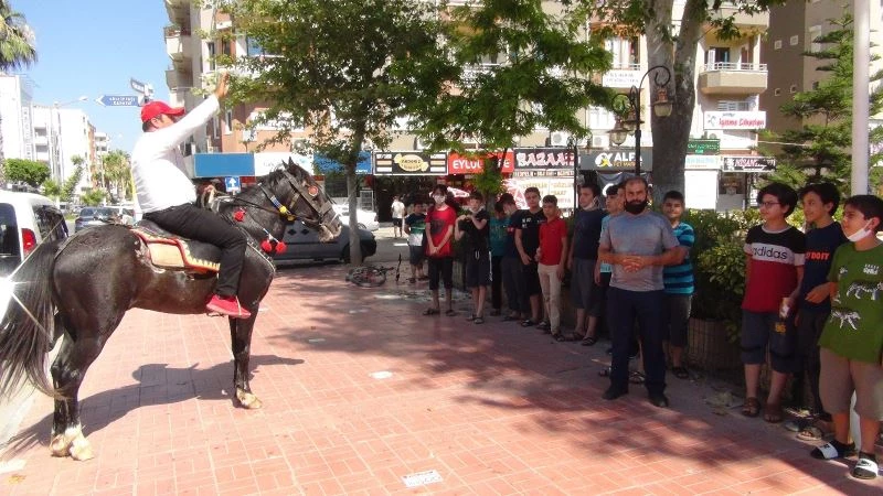 Atıyla tur atıp halka 