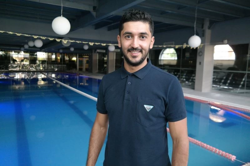 Aylardır faaliyet göstermeyen kapalı yüzme havuzları açıldı
