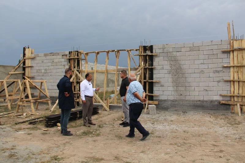 Hayvancılık işletmesi inşaat çalışmaları incelendi
