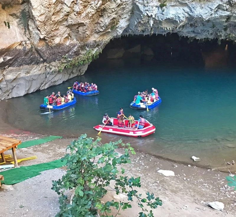Altınbeşik Mağarasının işletmesi İbradı Belediyesine devredildi
