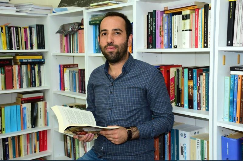 Doç. Dr. Palabıyık: “Eleştirel yazılar yazdığım için PKK tarafından tehdit edildiğimde barış akademisyenleri ya da Boğaziçi’nde protestoya katılan hocalar neredeydi”
