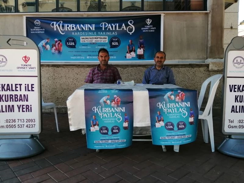 Salihli’de ’Kurbanını Paylaş Kardeşinle Yakınlaş’ standı açıldı
