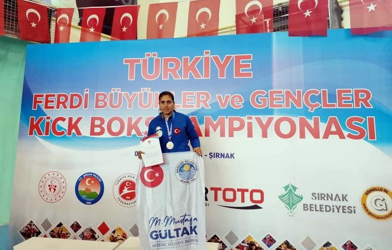 Akdeniz Belediyesporlu milli boksör Gülizar Kara, Dünya Şampiyonasına katılacak
