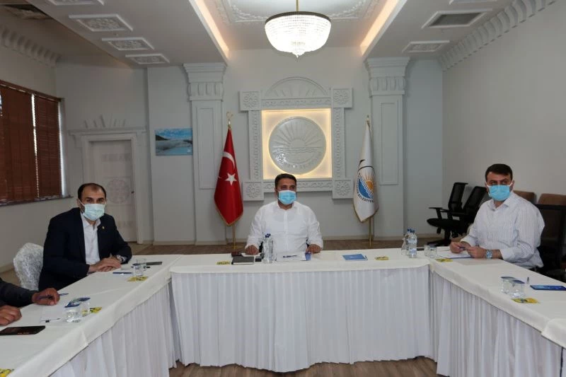 Van’da kent trafiğinde yaşanan sorunlar ve çözüm önerileri görüşüldü
