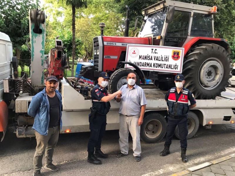 Salihli’den çalınan traktör Kırkağaç’ta bulundu
