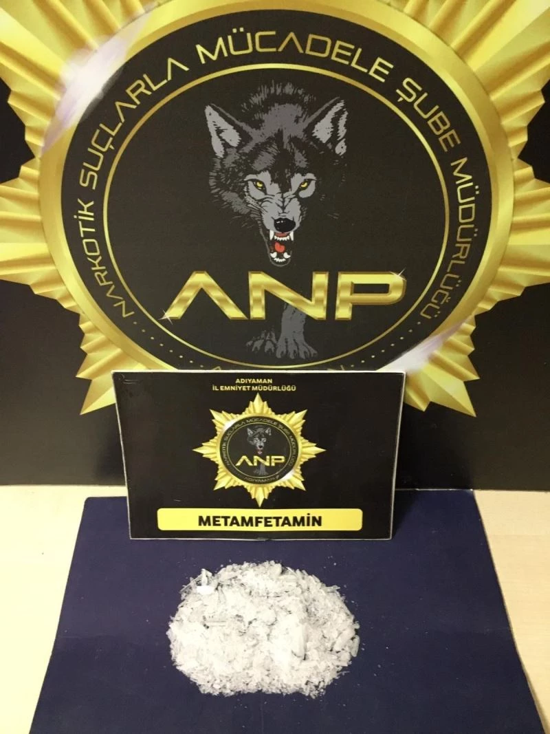 İçerisi boş meyve suyu kutusunda uyuşturucu ele geçirildi
