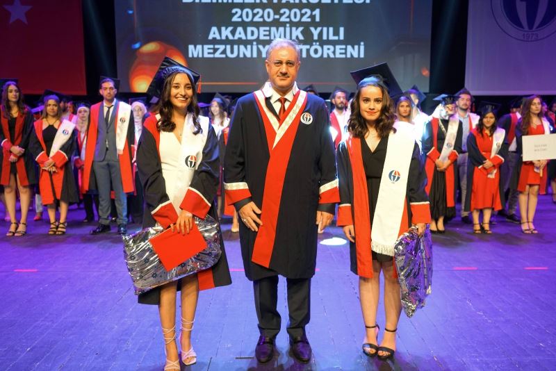 Rektör Prof. Dr. Özaydın: “Geleceğin Türkiye’sini sizler inşa edeceksiniz”
