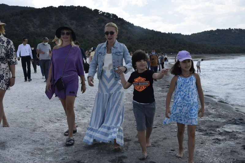 Ünlülerin Salda Gölü durağı
