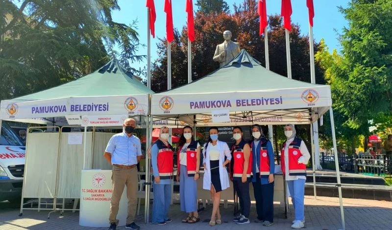 Pamukova’da kurulan aşı çadırına vatandaşlardan yoğun ilgi
