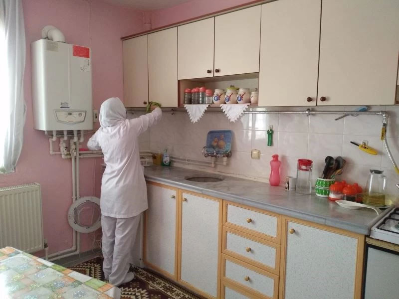 Kısıtlama sonrası yaşlı bakım ve ev temizliği hizmeti yeniden başladı
