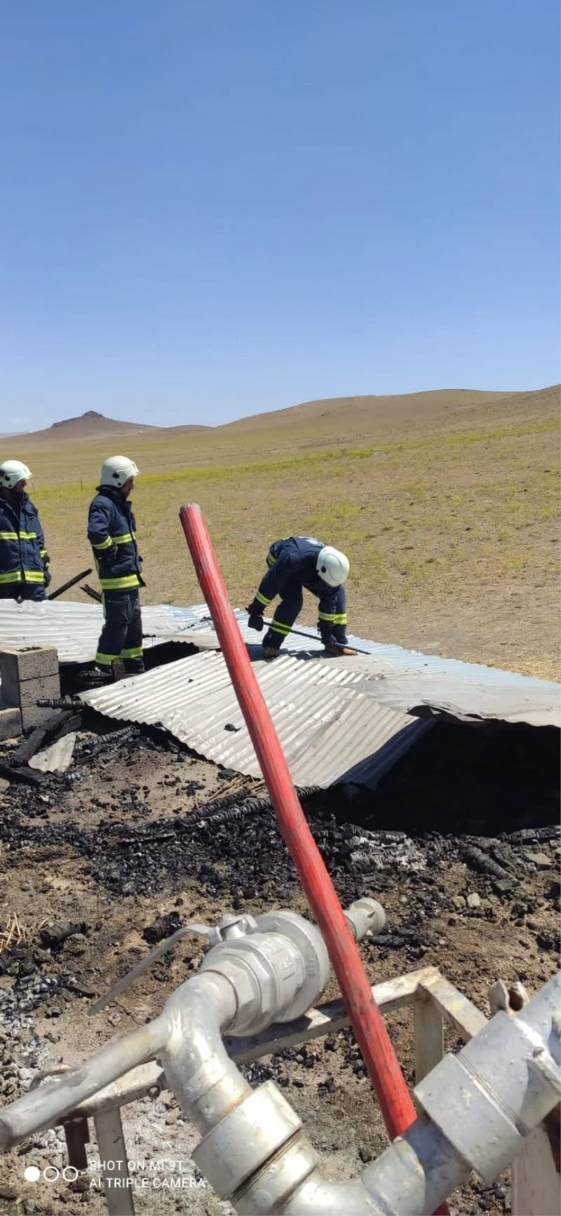 Çakmakla oynayan çocuk evi yaktı
