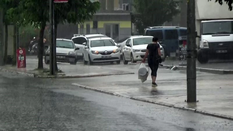 Sağanak yağışa aldırış etmediler
