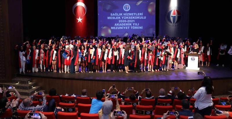 GAÜN’den sağlık ordusuna taze kan
