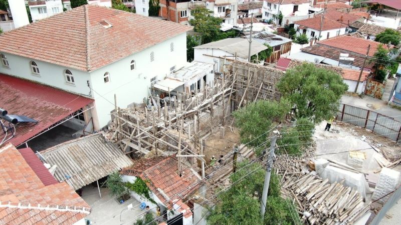 Üçpınar’daki tarihi yapının restorasyonuna başlandı
