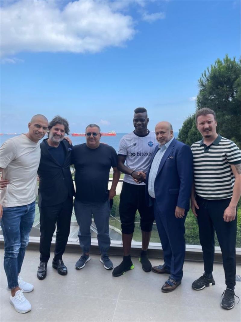 İtalyan forvet Mario Balotelli, Adana Demirspor